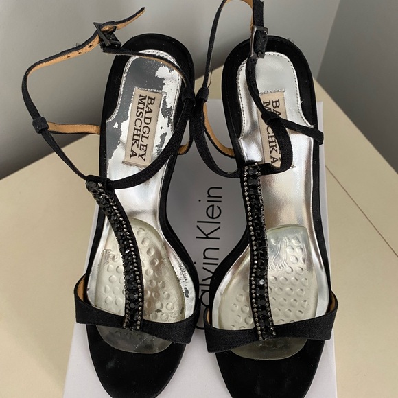 Badgley Mischka Wedge Heel Sandal - Picture 3 of 4